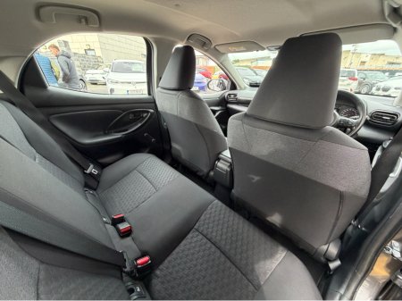 2023 Toyota Yaris - thumbnail 21