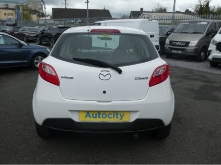 2013 Mazda Mazda2 - view 2