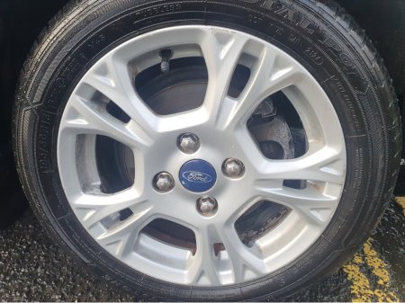 2016 Ford Fiesta ZETEC 1.0 65PS, 61,000KM !!! , Full Service History €9,995 thumbnail