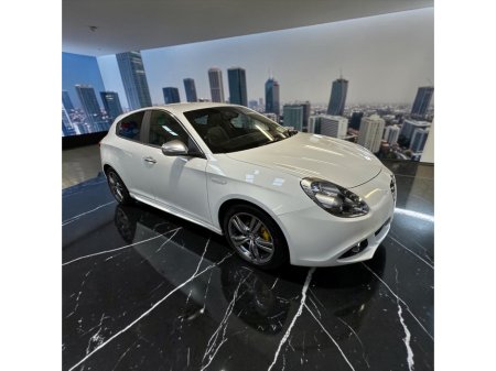 2015 Alfa Romeo Giulietta - thumbnail 3