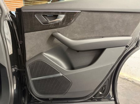 2022 Audi Q8 - thumbnail 10