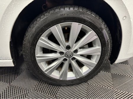 2018 Volkswagen Polo VOLKSWAGEN POLO 1.0 TSI DSG*REVERSE CAM & PARK ASSIST*ADAPTIVE CRUISE CONTROL*BLUETOOTH AUDIO*FINANCE AVAILABLE TRADE INS WELCOME* €15,950 thumbnail