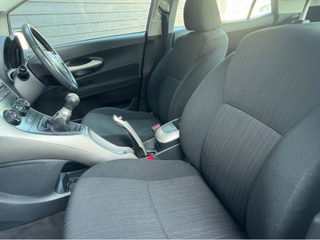 2008 Toyota Auris - thumbnail 14