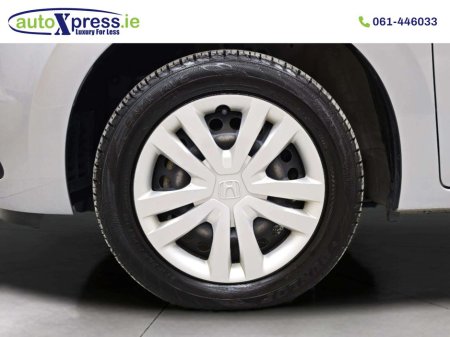 2020 Honda Fit 1.5 EHEV BASIC Hybrid, Automatic, Reversing camera €16,995 thumbnail