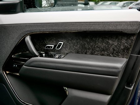 2025 Land Rover Range Rover Sport 3.0 I6 PHEV 550 PS Autobiography €139,950 thumbnail