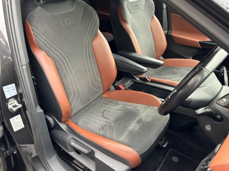 2022 Volkswagen ID.4 FAMILY 77kWh 204HP €23,950 thumbnail