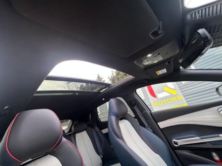 2023 BYD ATTO 3 Design LOW MILEAGE (5917) €28,995 thumbnail