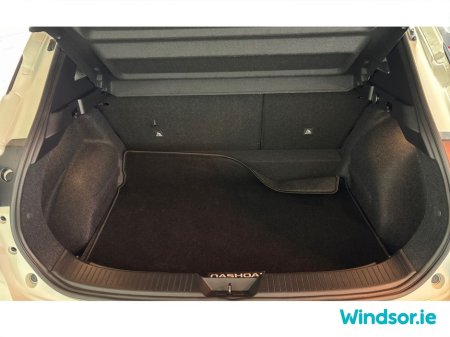 2024 Nissan Qashqai 1.3 PET MILD HYBRID SV CVT €30,995 thumbnail