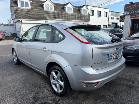 2008 Ford Focus - thumbnail 8