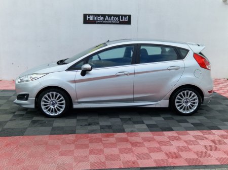 2016 Ford Fiesta - thumbnail 6