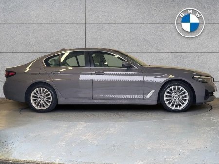 2022 BMW 5 Series - photo 3