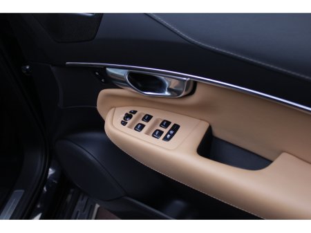 2023 Volvo XC90 - thumbnail 10