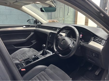2019 Volkswagen Passat - photo 4