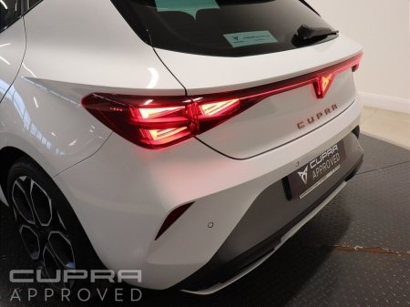 2025 Cupra Leon 1.5eTSI 150hp DSG €35,950 thumbnail