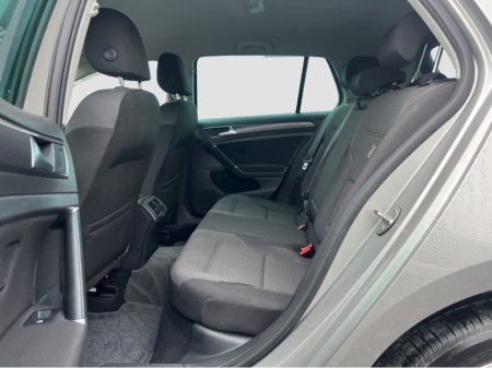 2018 Volkswagen Golf 2018 Volkswagen Golf 1.2 TSI Automatic €17,950 thumbnail