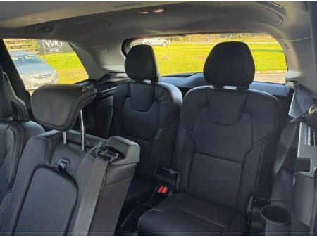 2025 Volvo XC90 T8 ULTRA DARK AWD thumbnail