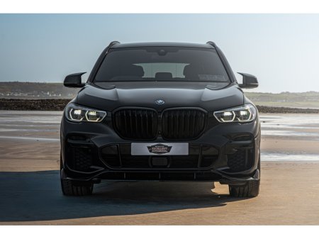 2022 BMW X5 XDRIVE45E M SPORT WITH PERFORMANCE AUTO TOP SPEC. €62,950