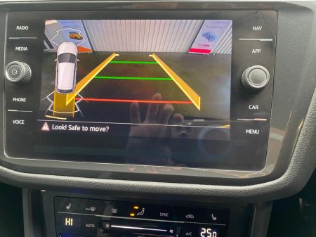 2023 Volkswagen Tiguan - thumbnail 15