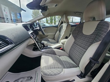 2019 Volvo V40 - thumbnail 20