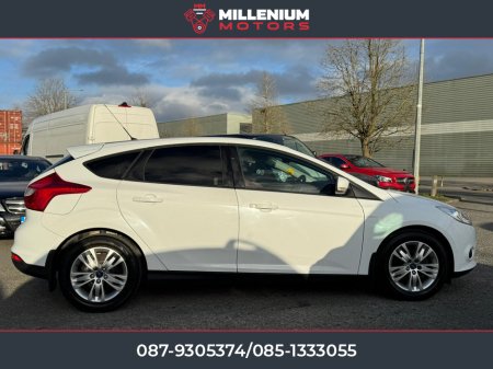 2012 Ford Focus - view 2