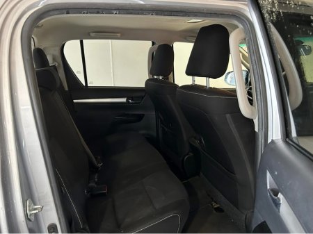 2019 Toyota Hilux - thumbnail 10