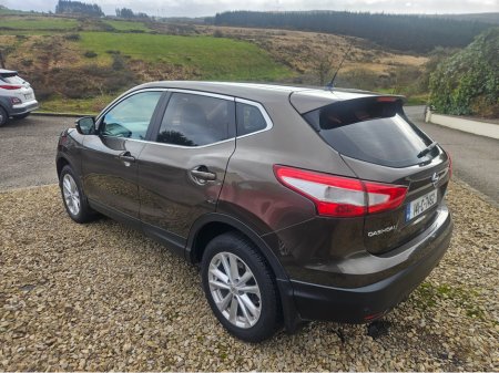 2014 Nissan Qashqai - view 4