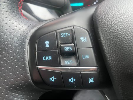 2021 Ford Focus ST-LINE EDITION 5DR 1.5 TD 120 M6 €21,950 thumbnail