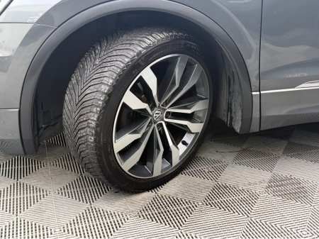 2018 Volkswagen Tiguan - thumbnail 11