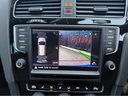 2016 Volkswagen Golf R VARIANT ABA-AUCJXF €24,995 thumbnail