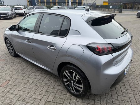 2023 Peugeot 208 - thumbnail 7