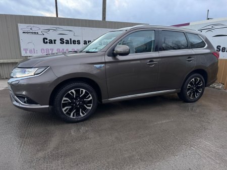 2016 Mitsubishi Outlander - thumbnail 6