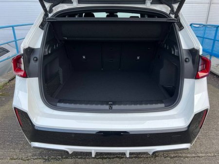 2025 BMW iX1 - thumbnail 13