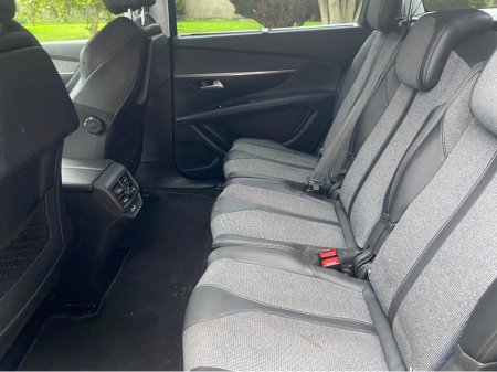 2019 Peugeot 5008 - thumbnail 12