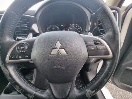 2015 Mitsubishi Outlander - thumbnail 22
