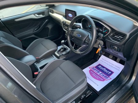 2020 Ford Focus - view 4