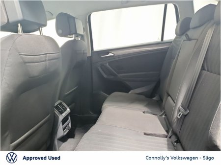 2023 Volkswagen Tiguan Allspace LIFE 2.0TDI 122HP €38,945 thumbnail