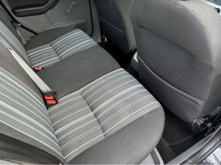 2011 Ford Focus - thumbnail 12