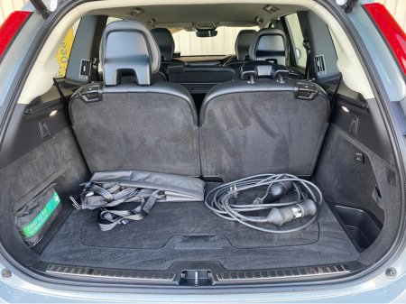 2023 Volvo XC90 2.0 T8 CORE 455BHP 5DR 7S €54,950 thumbnail