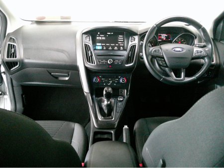 2017 Ford Focus - thumbnail 14