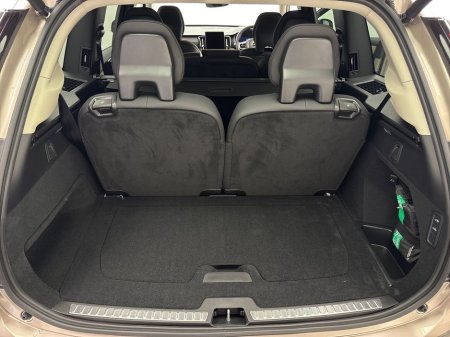 2026 Volvo XC90 - thumbnail 9