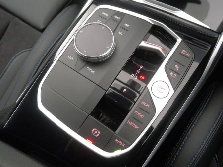 2023 BMW 3 Series - thumbnail 10