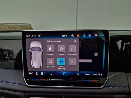 2025 Volkswagen Tiguan 1.5TSi PHEV R-LINE AUTOMATIC **ONE OWNER / NEW MODEL / APPLE CARPLAY / ADAPTIVE CRUISE CONTROL / BLIND SPOT ASSIST / HEATED & MASSAGE FRONT SEATS / HEATED STEERING WHEEL / WIRELESS PHONE CHARGING** €50,900 thumbnail