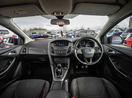 2015 Ford Focus - thumbnail 8