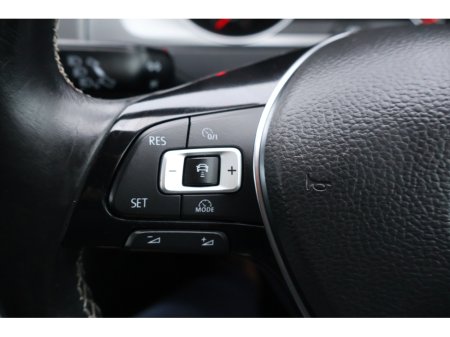 2016 Volkswagen Golf LOUNGE Low Mileage Huge Spec €13,995 thumbnail