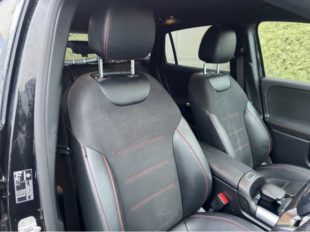 2024 Mercedes-Benz EQA 300 AMG LINE 4MATIC €34,950 thumbnail