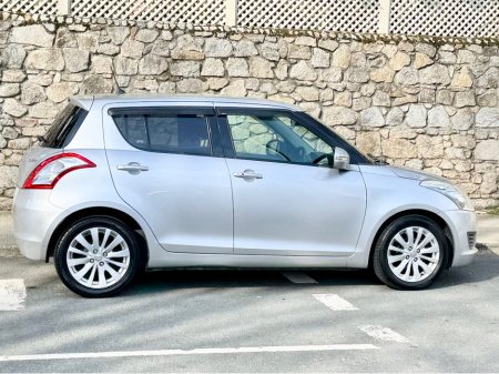 2013 Suzuki Swift - thumbnail 3