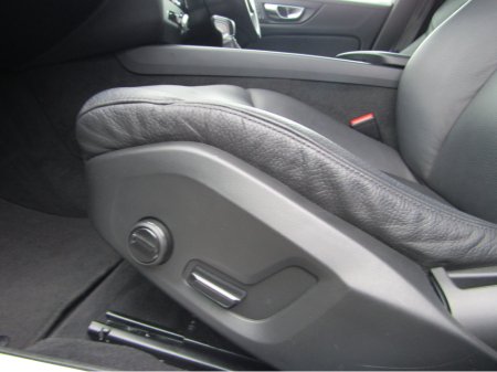 2020 Volvo V60 - thumbnail 8