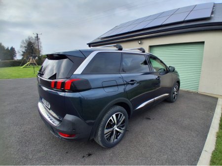 2018 Peugeot 5008 - view 2