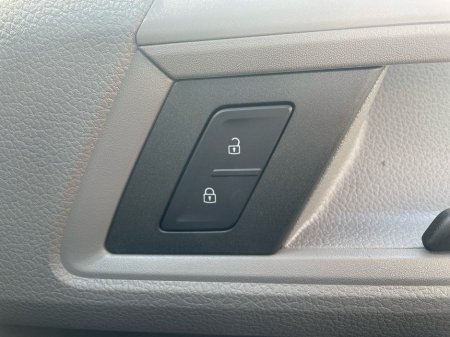 2025 Volkswagen Crafter  €36,475 thumbnail