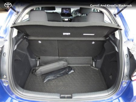 2023 Toyota Yaris Hybrid Luna €22,950 thumbnail